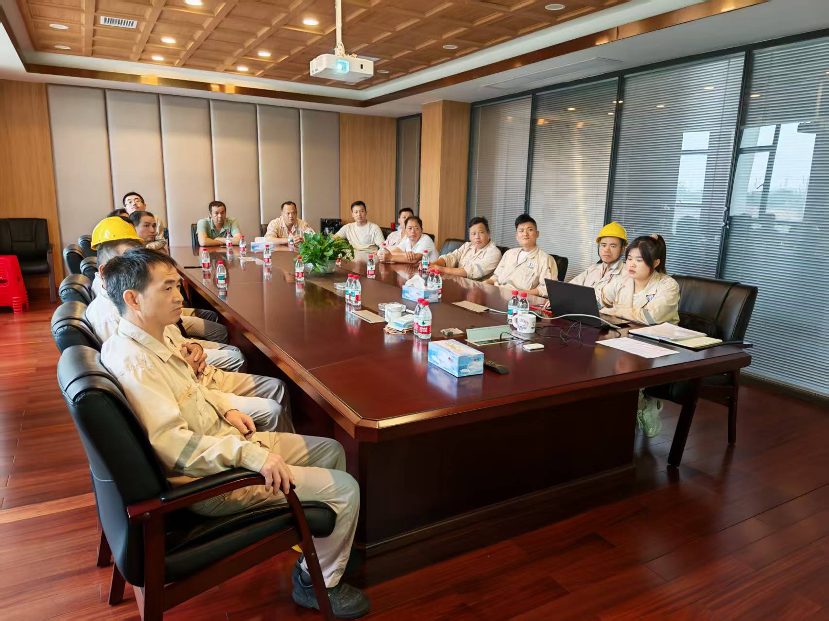 �Ƿ������²���֯˫��Ԥ���������ֻ����輰 5G+ϵͳ ������ҵ������ѵ